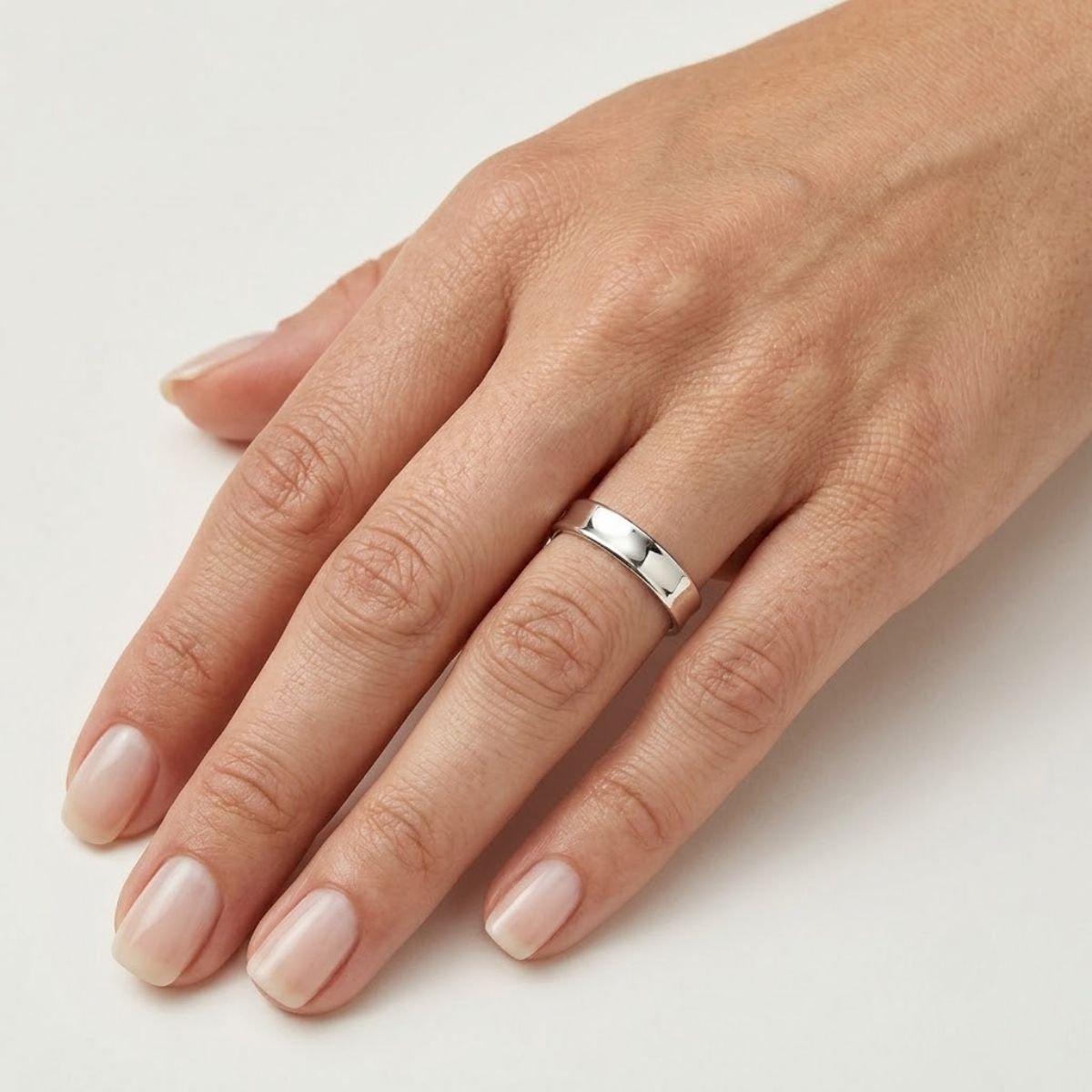 Aliança Anatômica Côncava 4mm em Prata 950