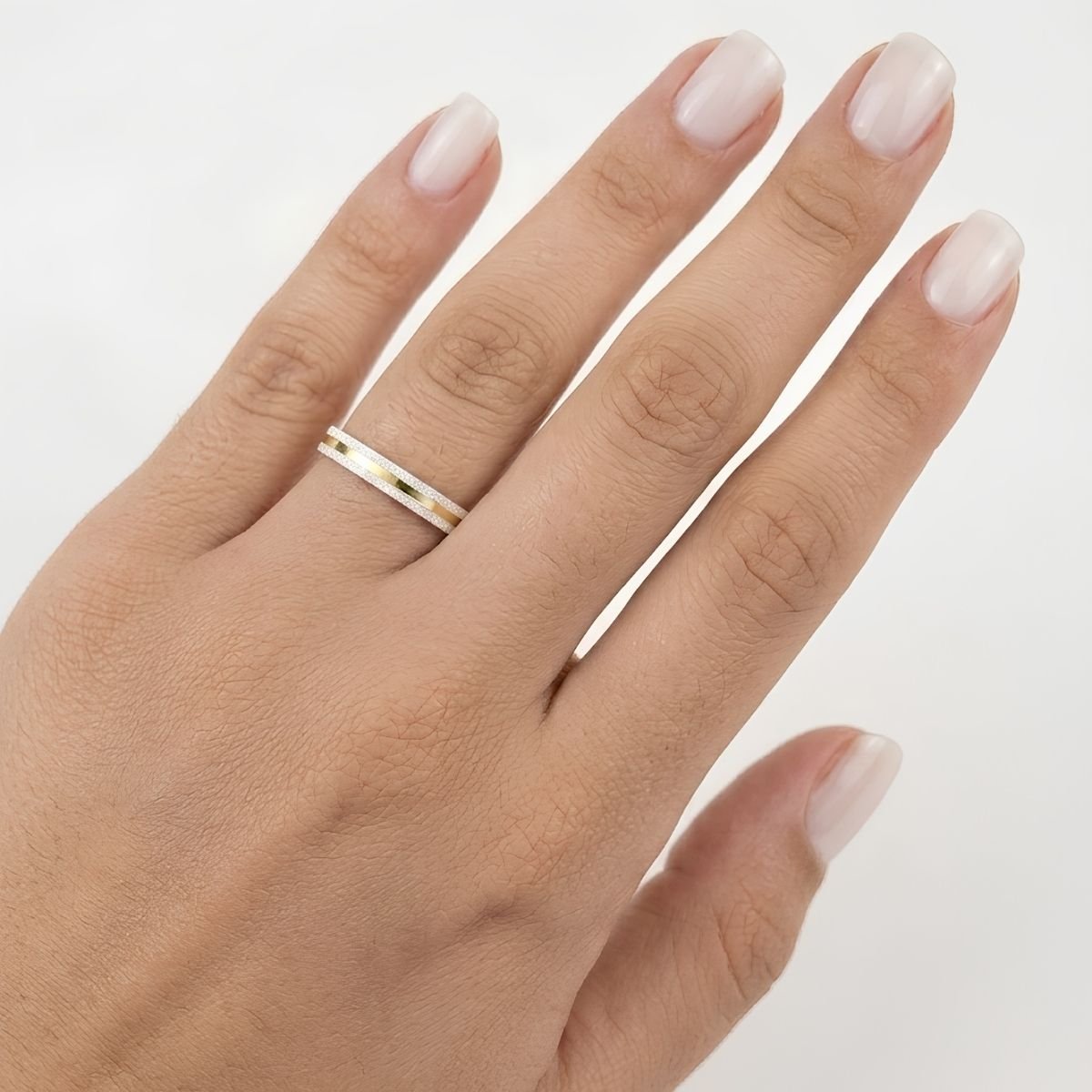 Aliança Diamantada com Filete Folheado a Ouro 18K 3mm em Prata 925