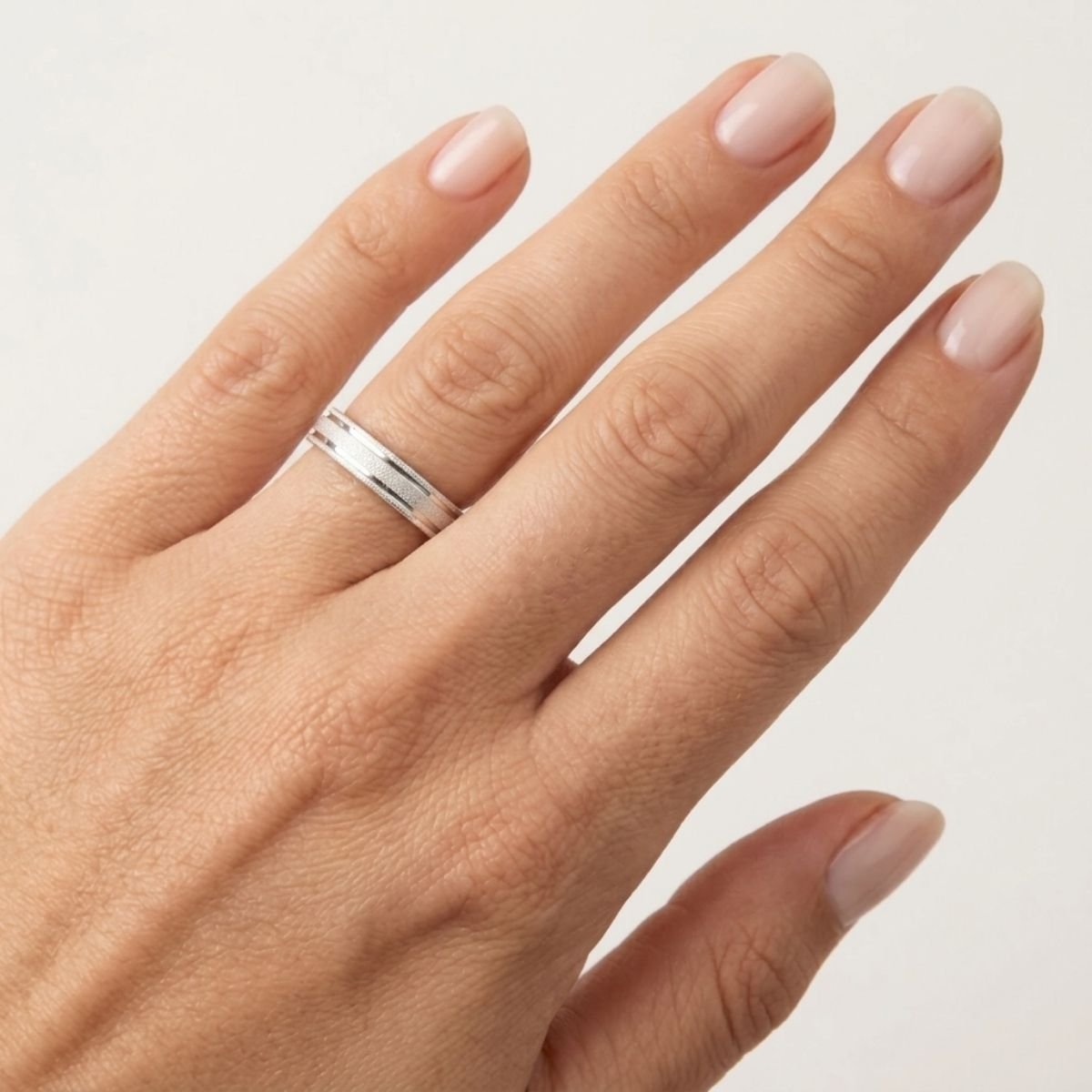 Aliança Infinity Diamantada com Dois Frisos 3,5mm em Prata 950