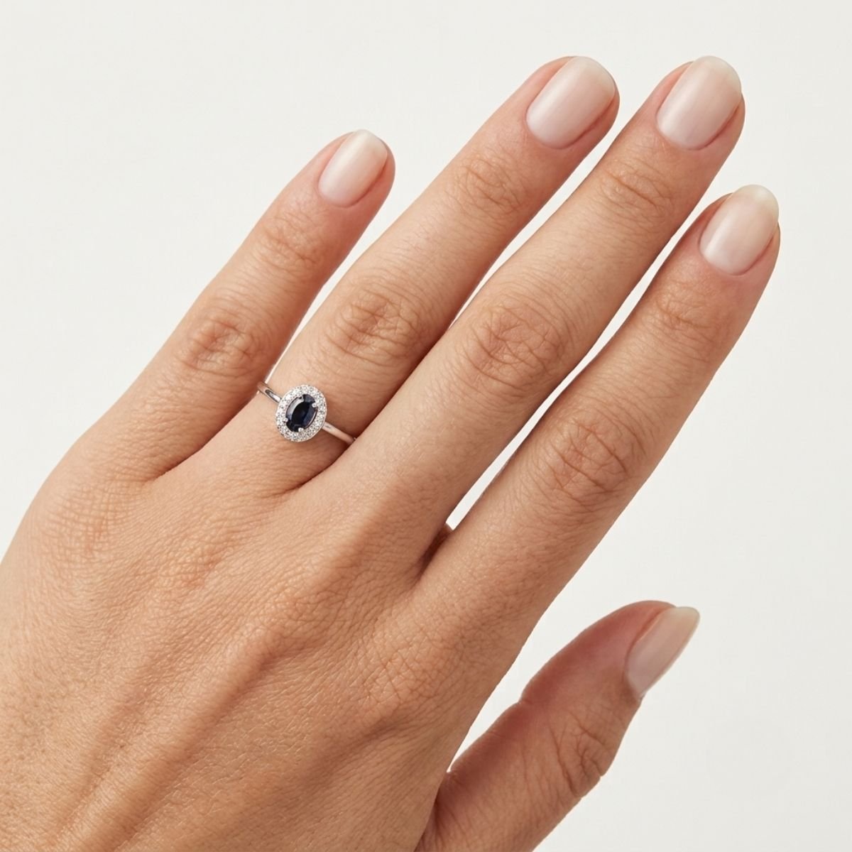 Anel Elegance Oval Azure Cravejado em Prata 925
