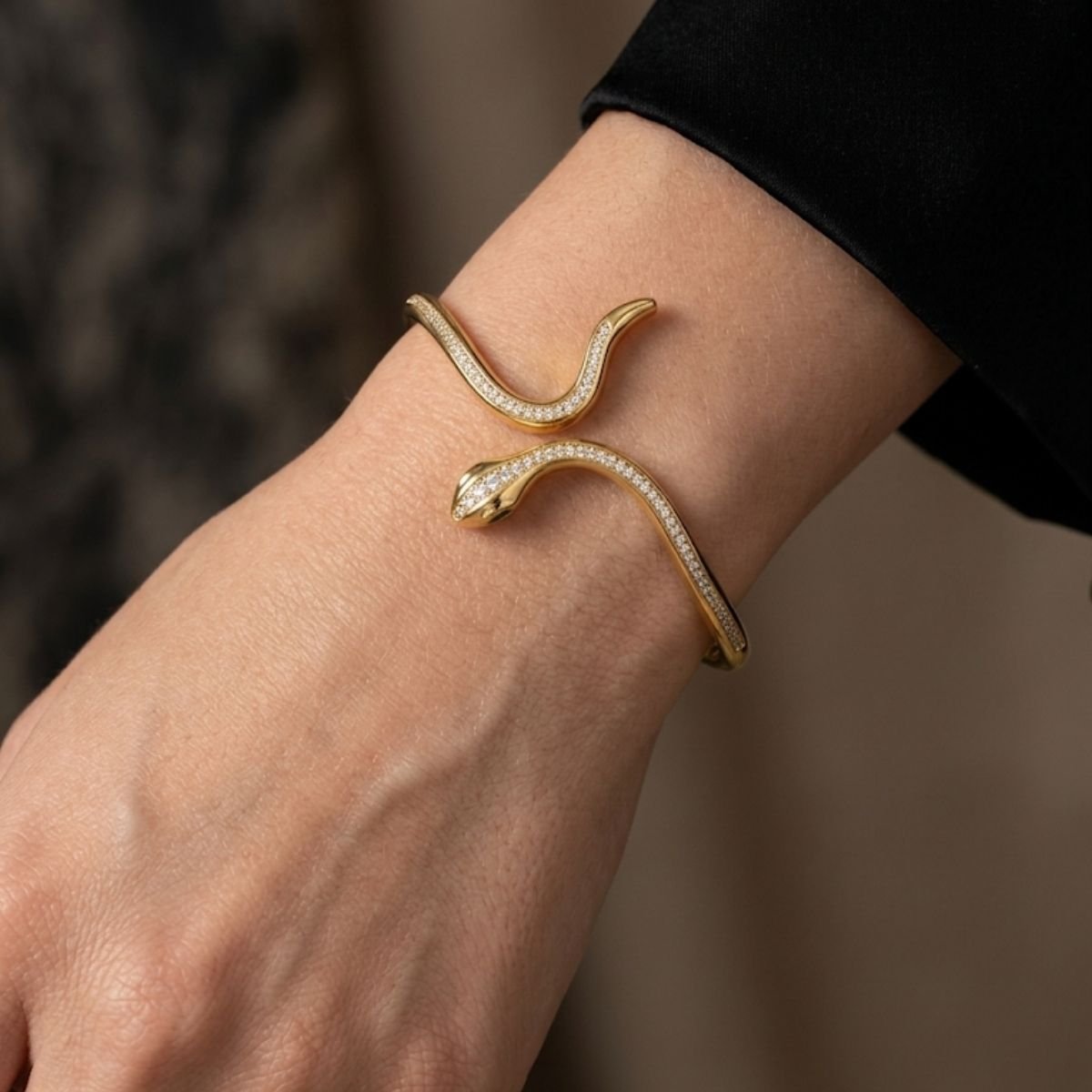Bracelete Serpente Cravejado Folheado a Ouro 18K