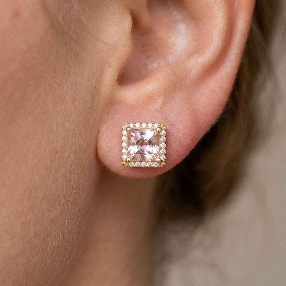 Brinco Quadrado Cravejado Majestic Folheado a Ouro 18K