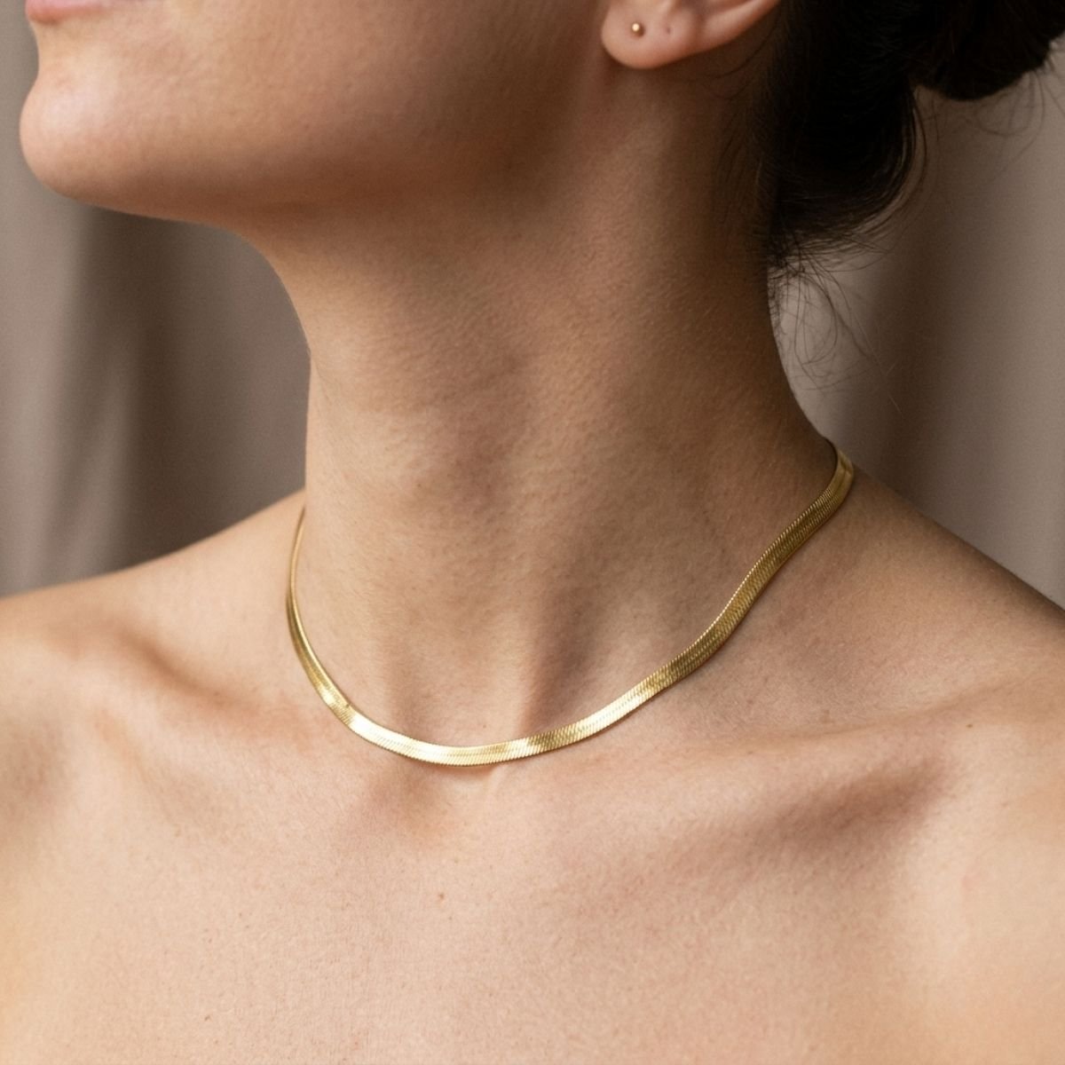 Colar Choker Fita Laminada Lisa Folheado a Ouro 18K