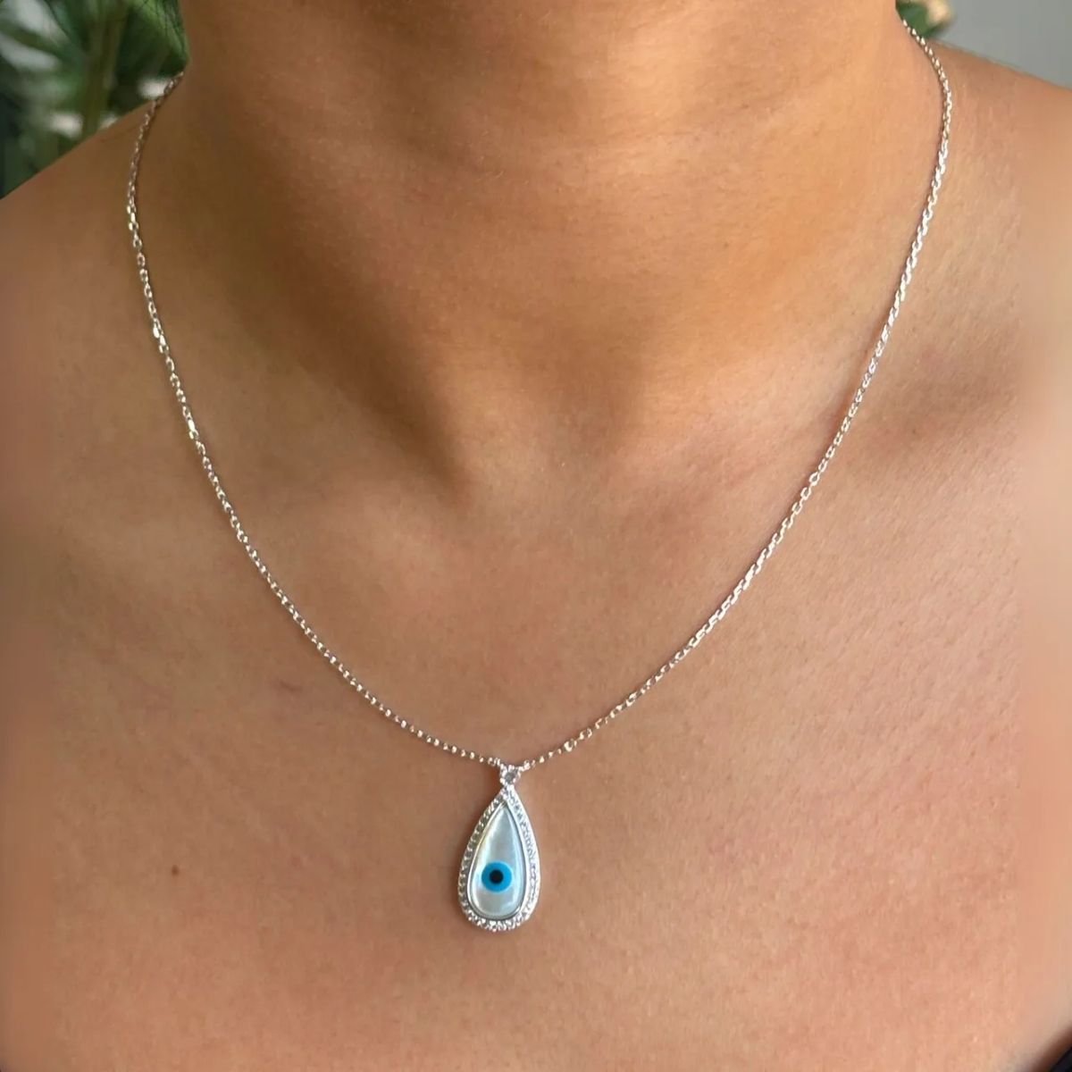 Colar Gota Cravejada Olho Grego Madrepérola em Prata 925